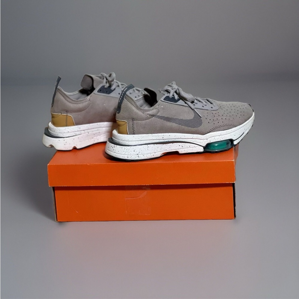Nike N. 354's Air Zoom Type. 
Color-College Grey 
Size-9